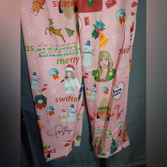 Merry Swiftmas, Taylor Swift pajamas - Picture 2 of 6